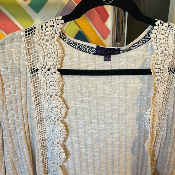 Cardigan - Picture 2 of 4